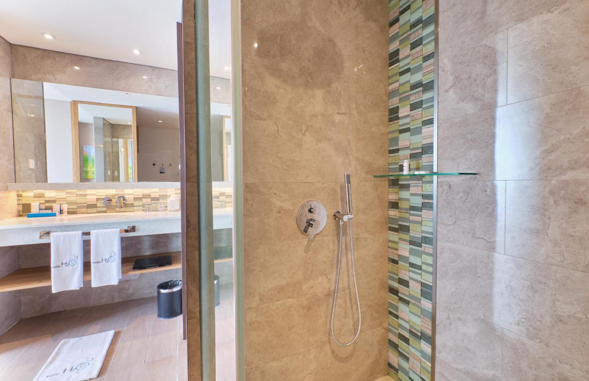 H2o Hotel 4*