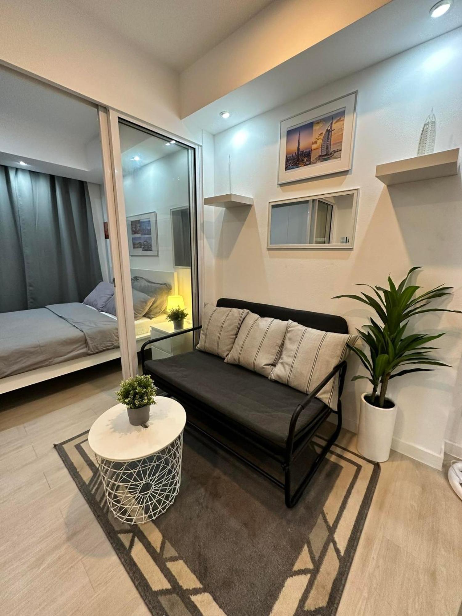 Residences In Azure Condominium Paranaque City Metro Aparthotel