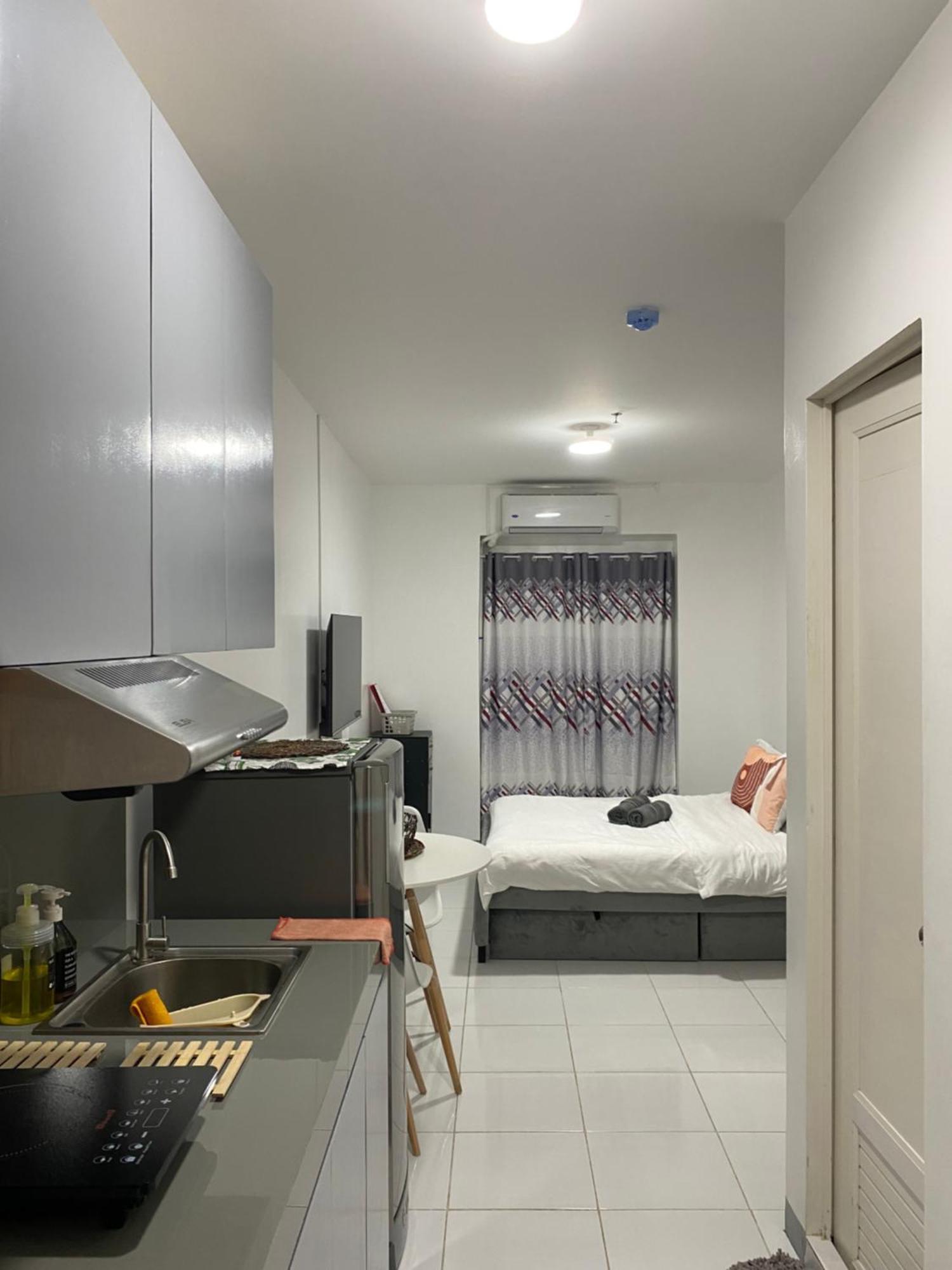 Cozy With Balcony Netflix Free Access To Pool And Gym 100mbps