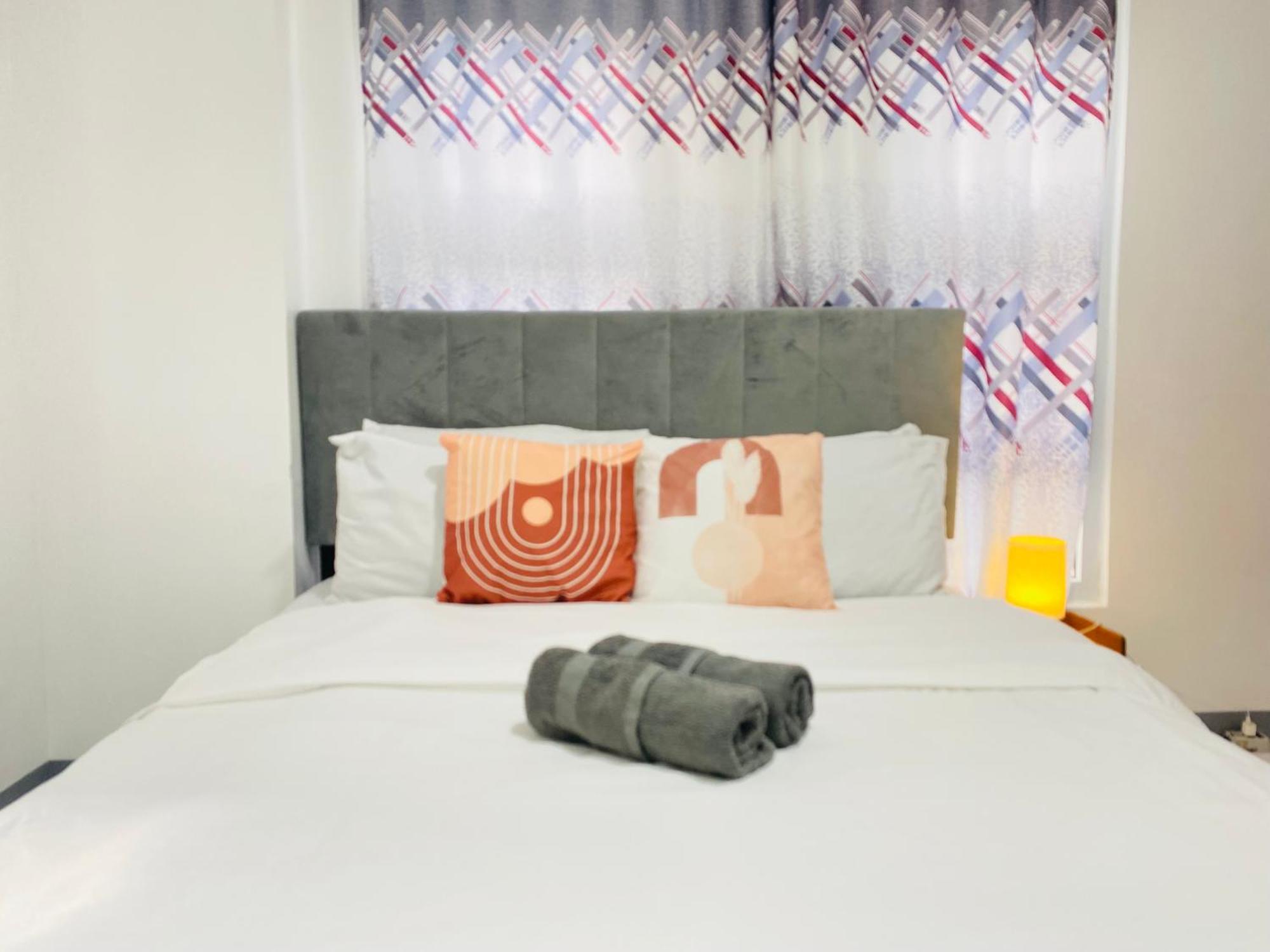 Cozy With Balcony Netflix Free Access To Pool And Gym 100mbps