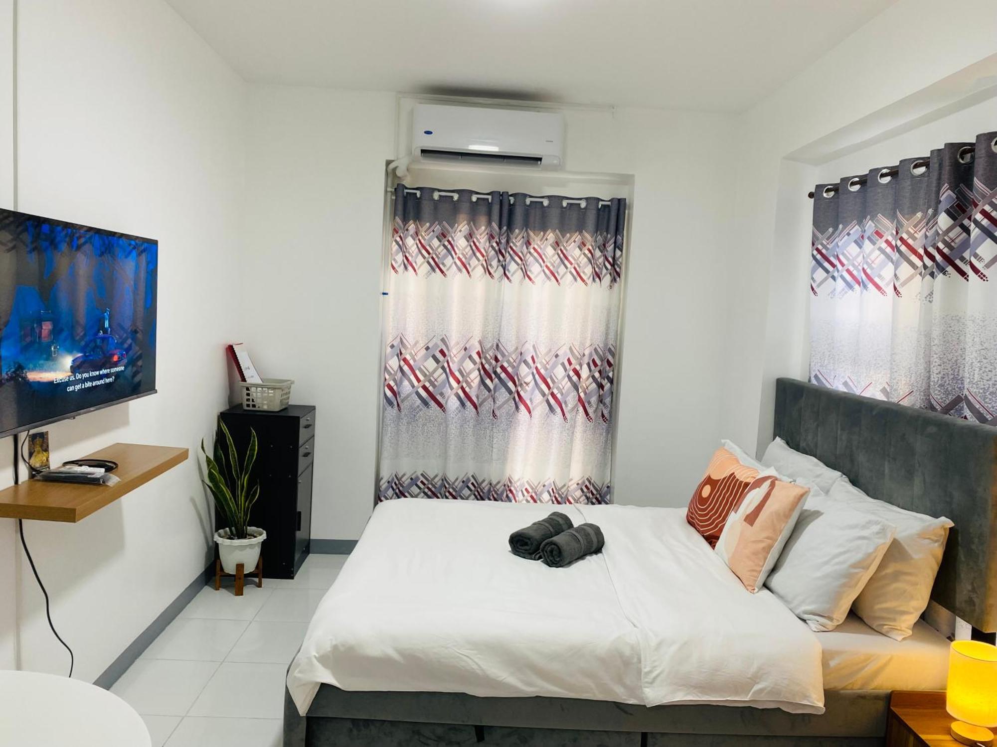 Cozy With Balcony Netflix Free Access To Pool And Gym 100mbps * Manila