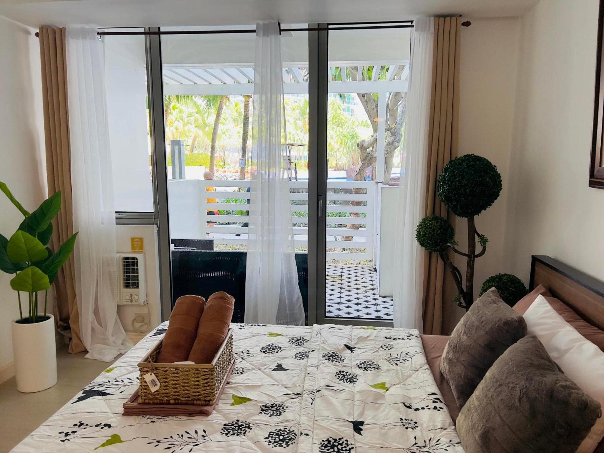 Residences In Azure Condominium Paranaque City Metro * Manila