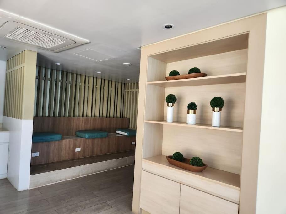 Apartment Luxestaysmnl Coastal Chic Netflx 380mbps Pool Bgc Manila