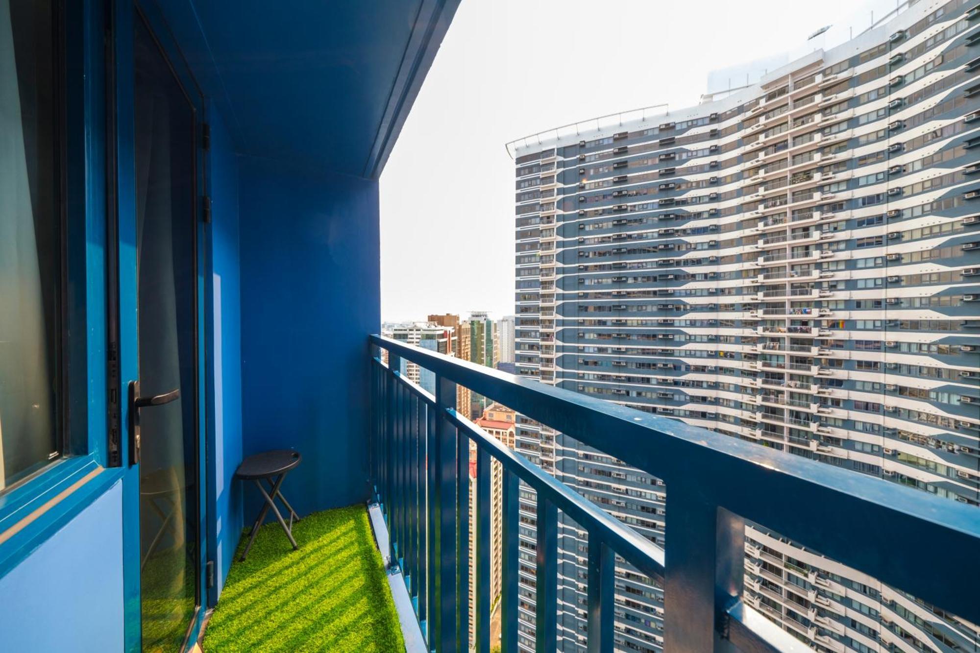 Newly Turned 0ver Cond0- Air Makati 1br With Balcony Apartment *