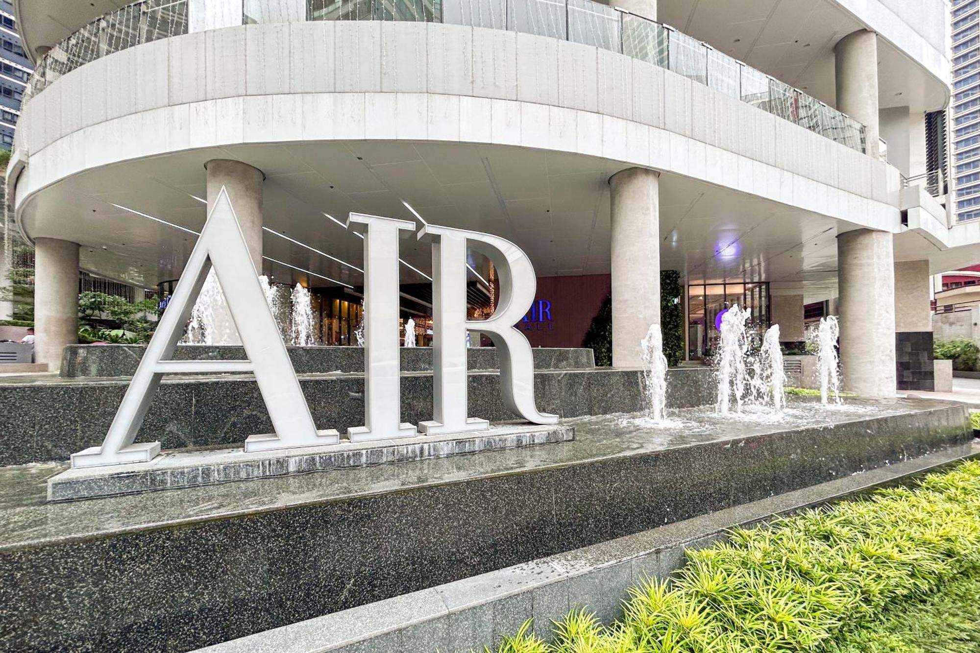 Newly Turned 0ver Cond0- Air Makati 1br With Balcony * Manila