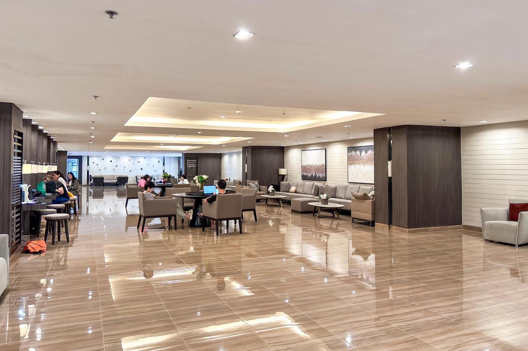 Newly Turned 0ver Cond0- Air Makati 1br With Balcony Apartment *