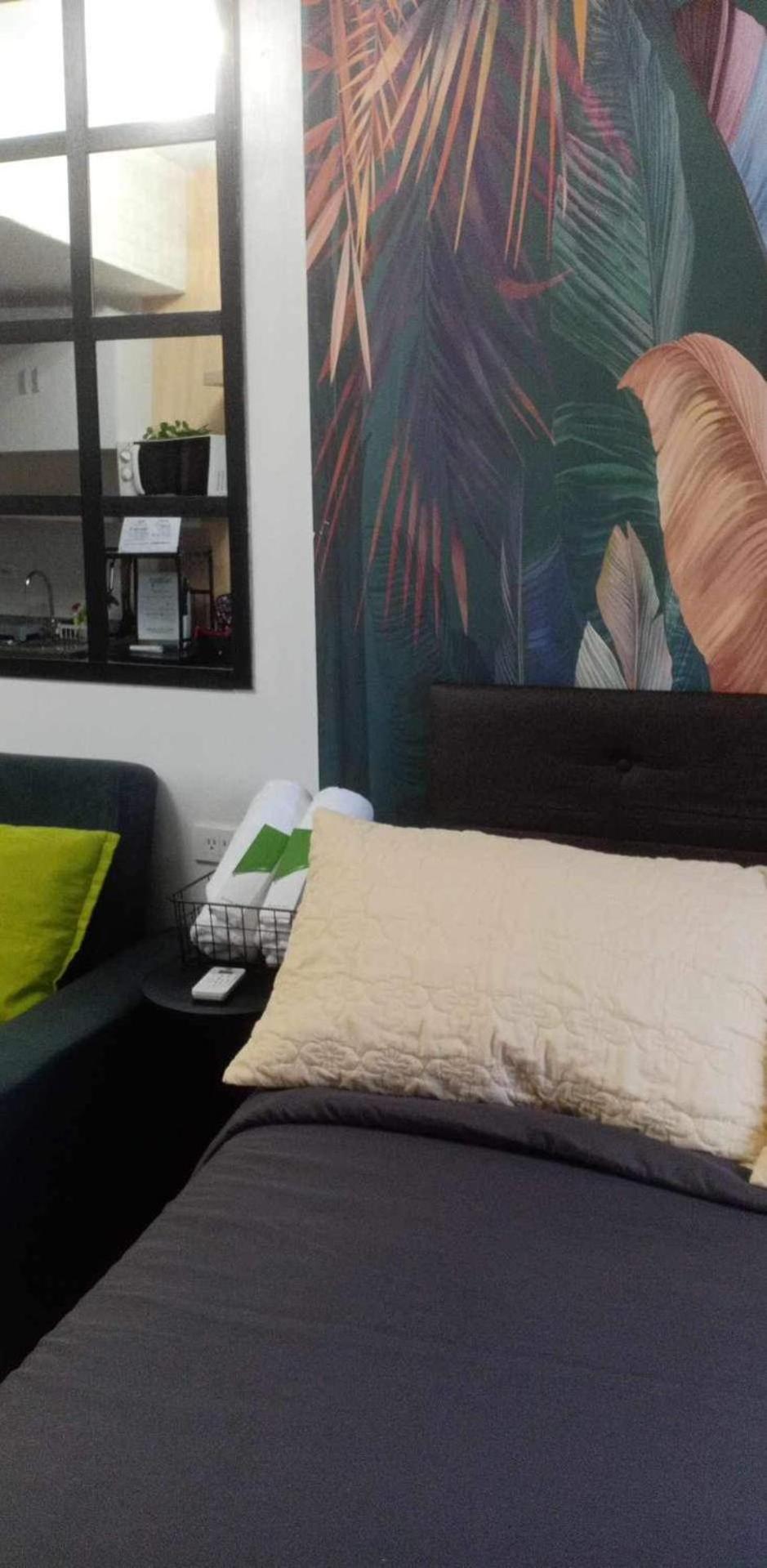 Comfy Unit With Wi-fi, Pinas City, Parking Rent Optional * Manila