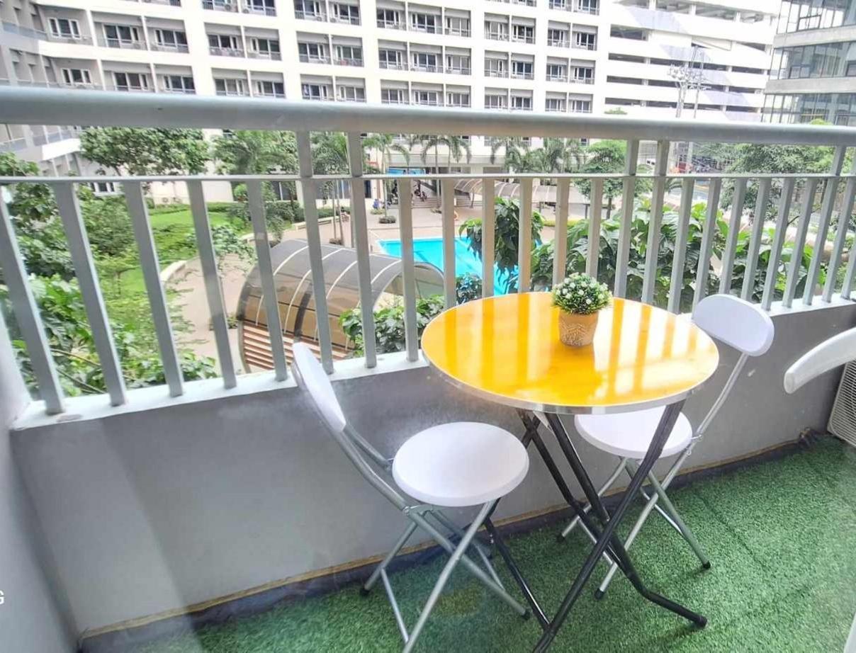 Apartment Bright And Cozy 1 Bedroom With Balcony Pool View And Wifi In Grace Residences Manila