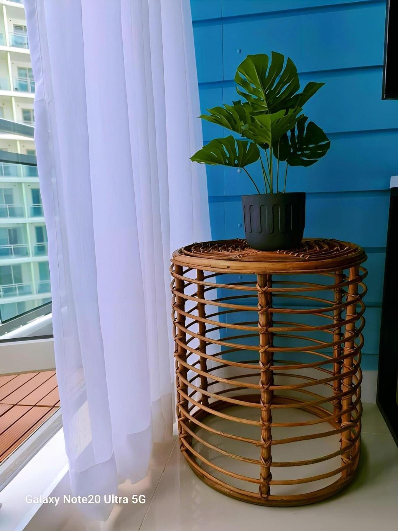 Urban At Azure Manila