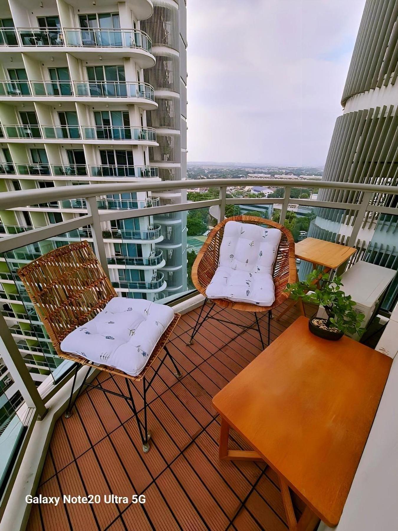 Urban At Azure Apartment Manila