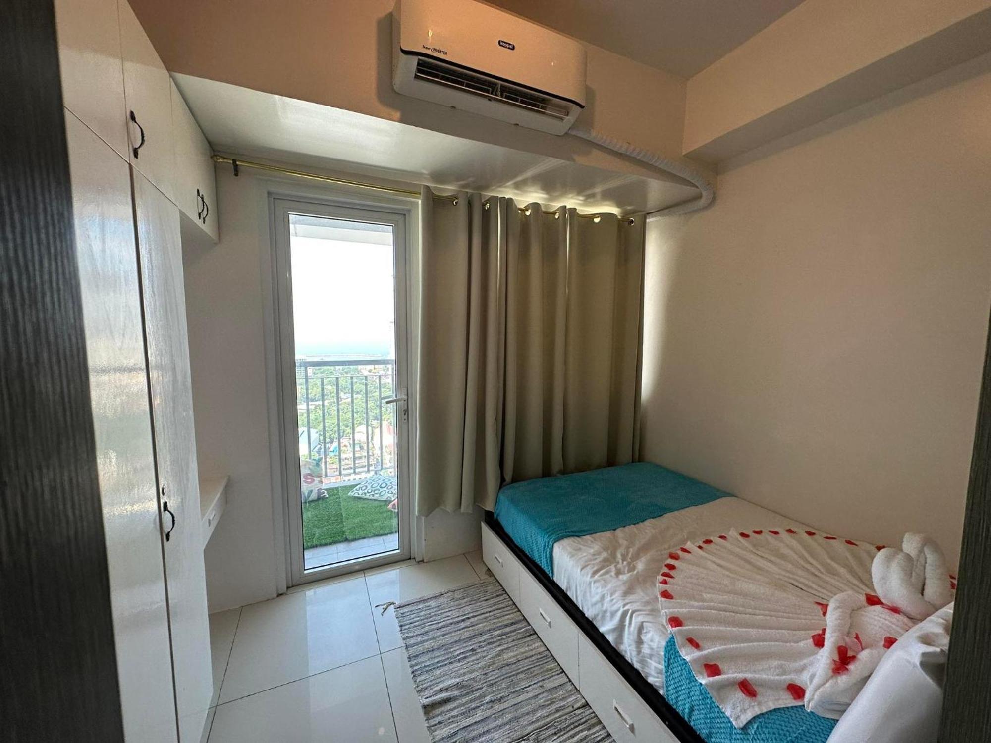 Residences Staycation By Pbyy Apartment *