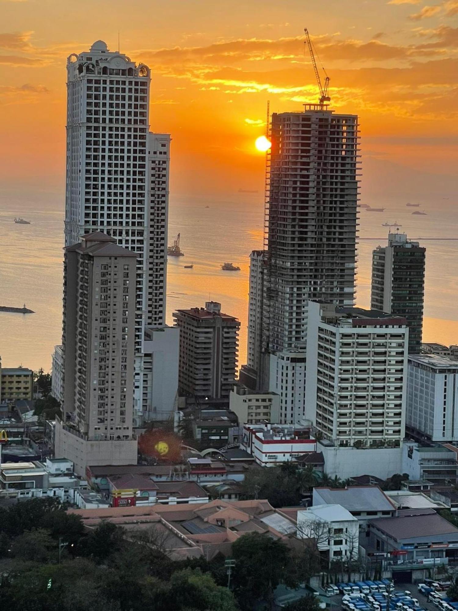 Residences Staycation By Pbyy