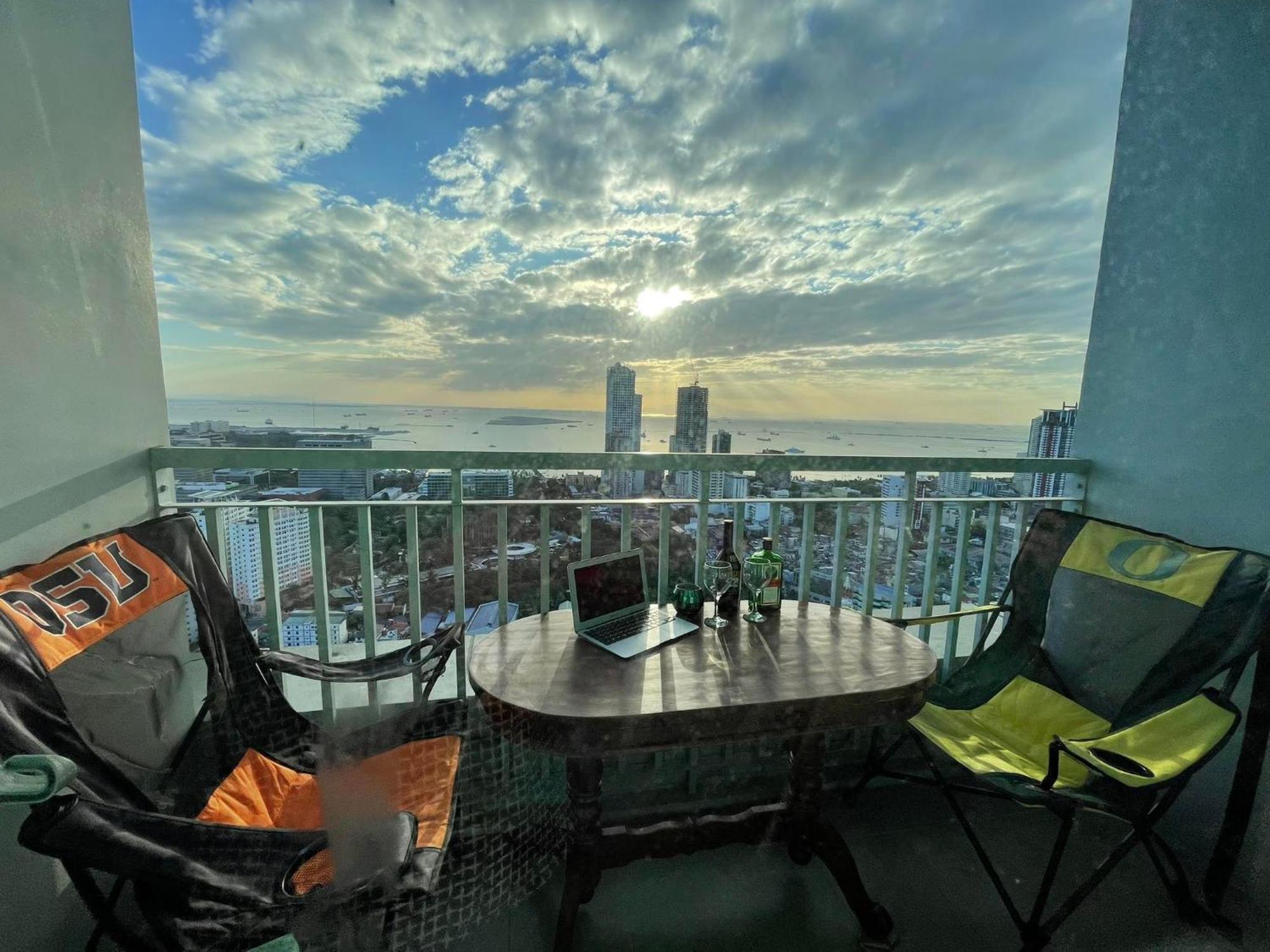 Residences Staycation By Pbyy Apartment *