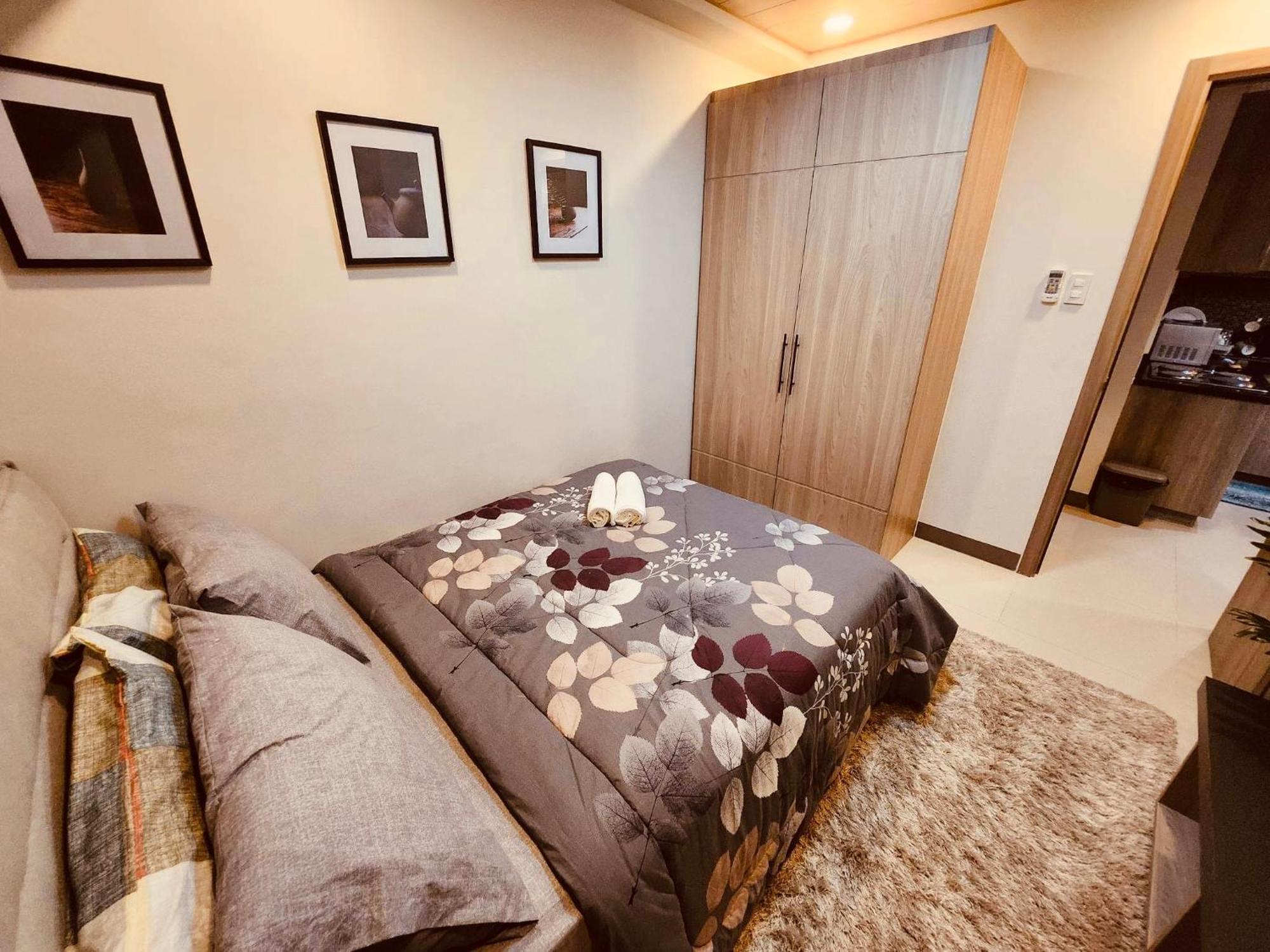Urban Oasis: Prime With Airport Convenience *