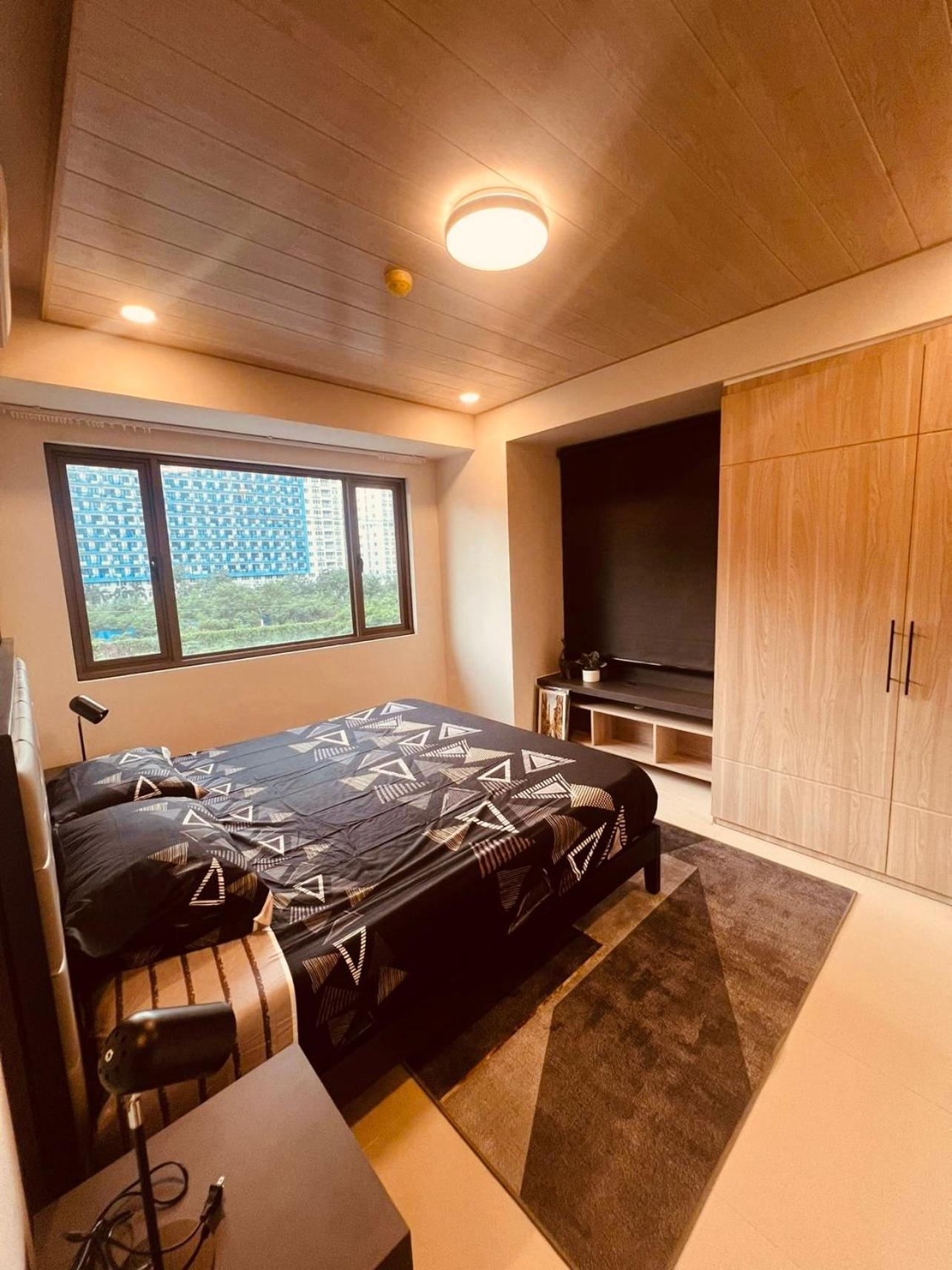 Urban Oasis: Prime With Airport Convenience *