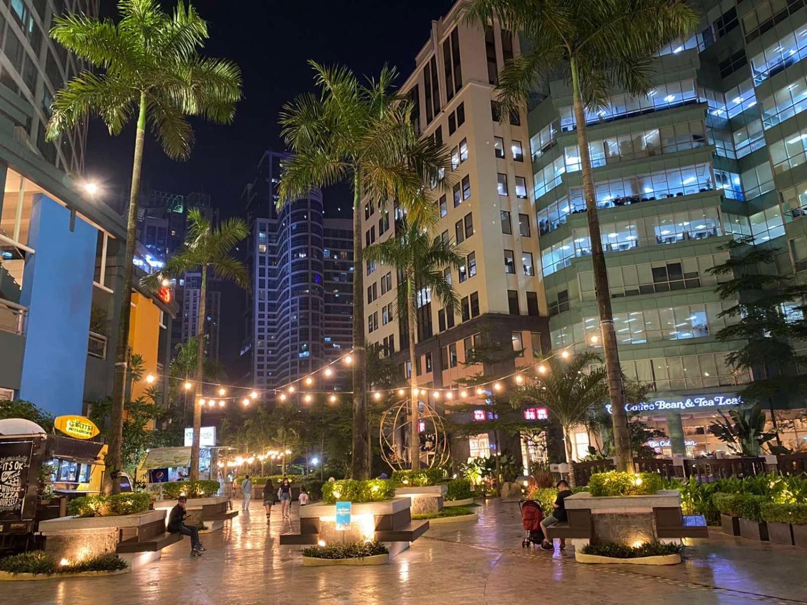 Apartment Classy 2br At Eastwood With Pool And Skyline View Manila