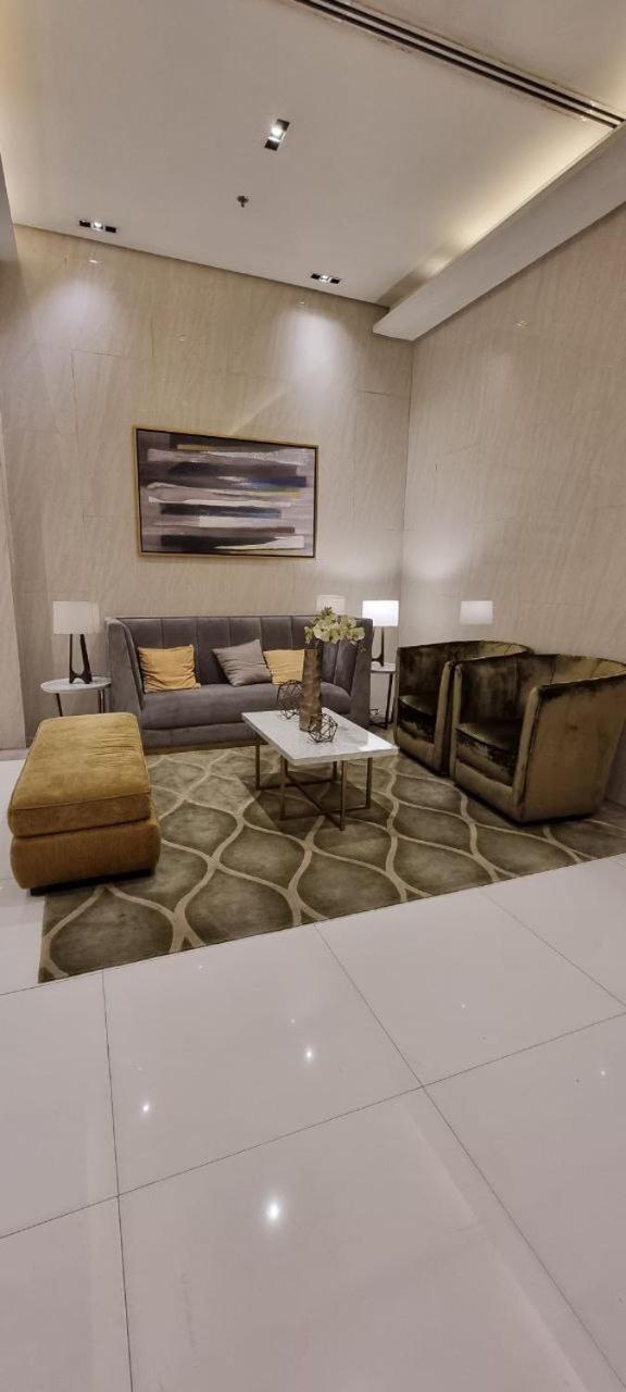 Ms Familyroom-300mbps-netflix-naiat3-resortword-savoy Manila