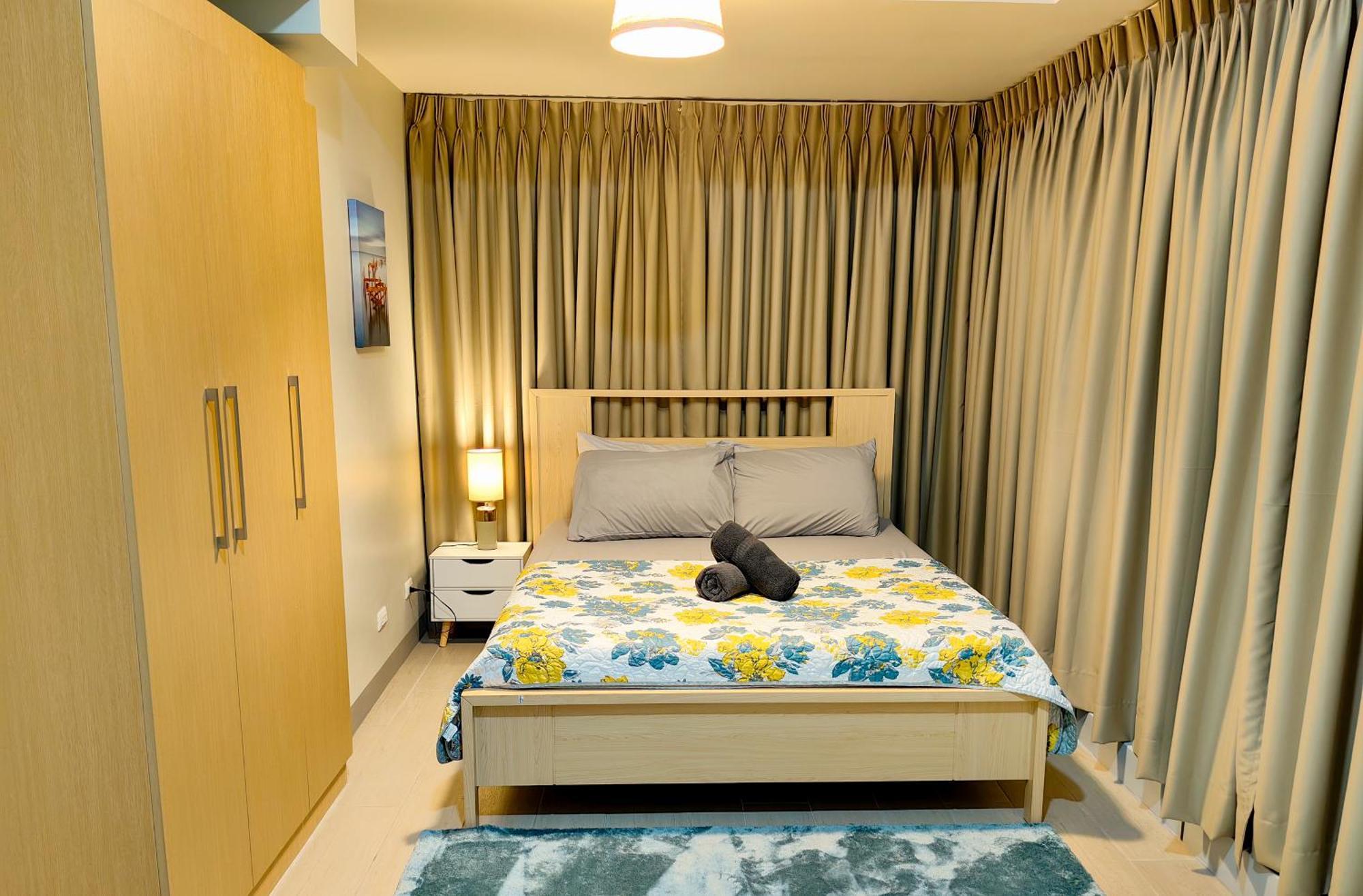 Glamorous 3br In Uptown Bgc W/bathtub Apartment