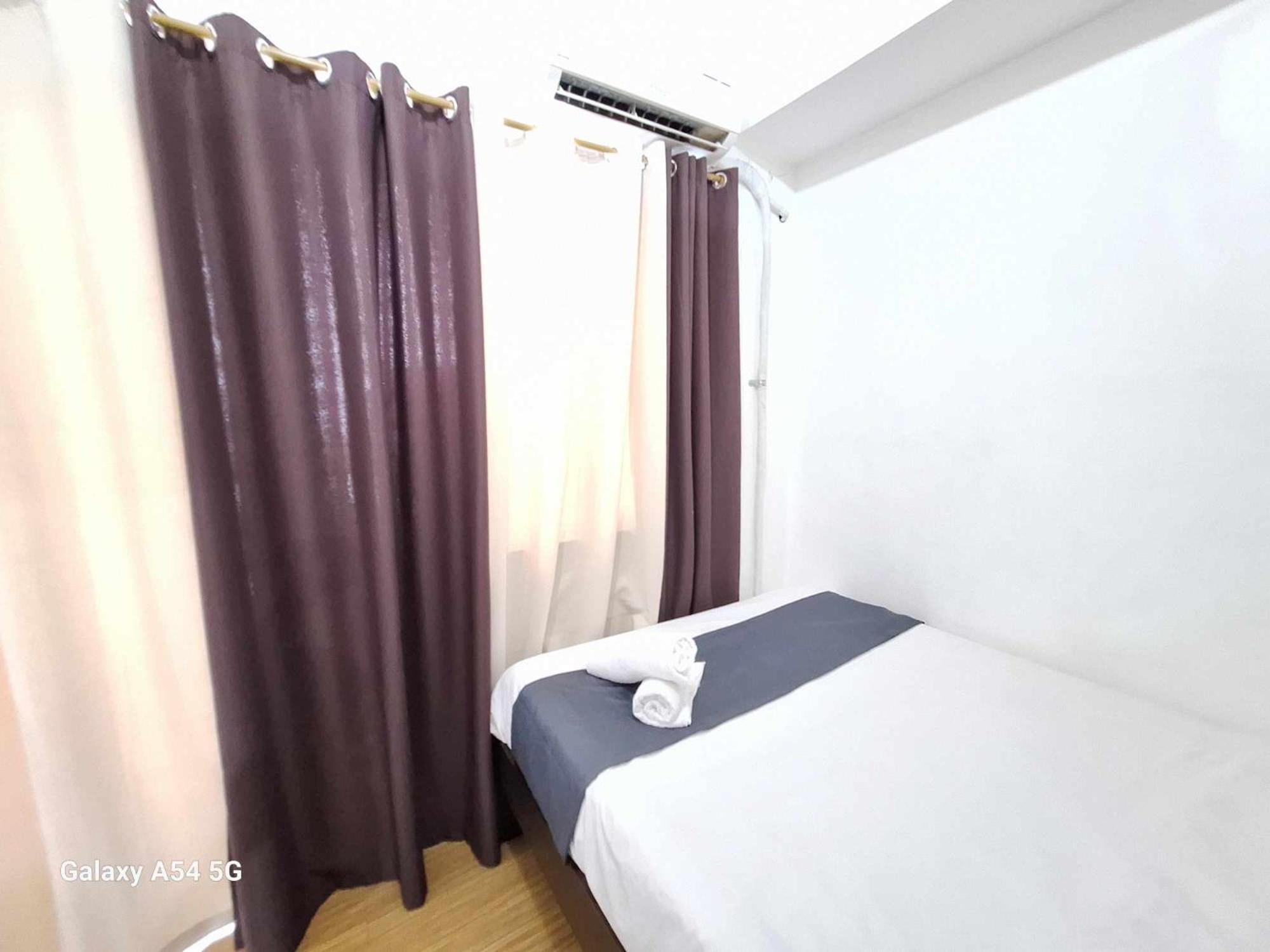 Pool View 1br With Wifi In Grace Taguig