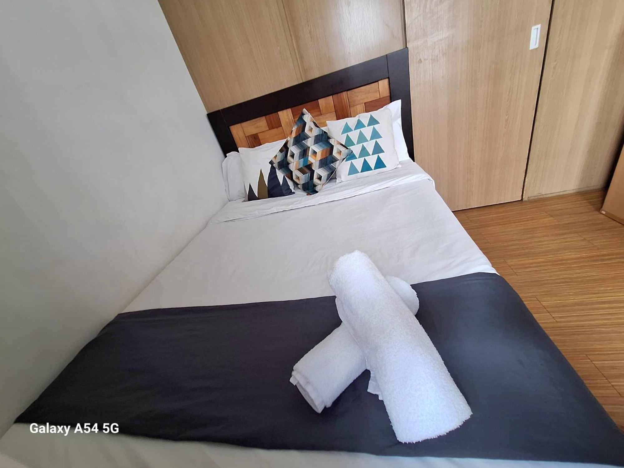 Pool View 1br With Wifi In Grace Taguig * Manila