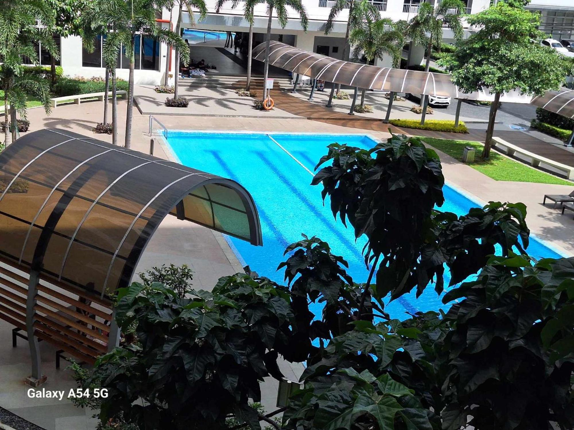 Bright And Cozy 1 Bedroom With Balcony Pool View And Wifi In Grace Residences *