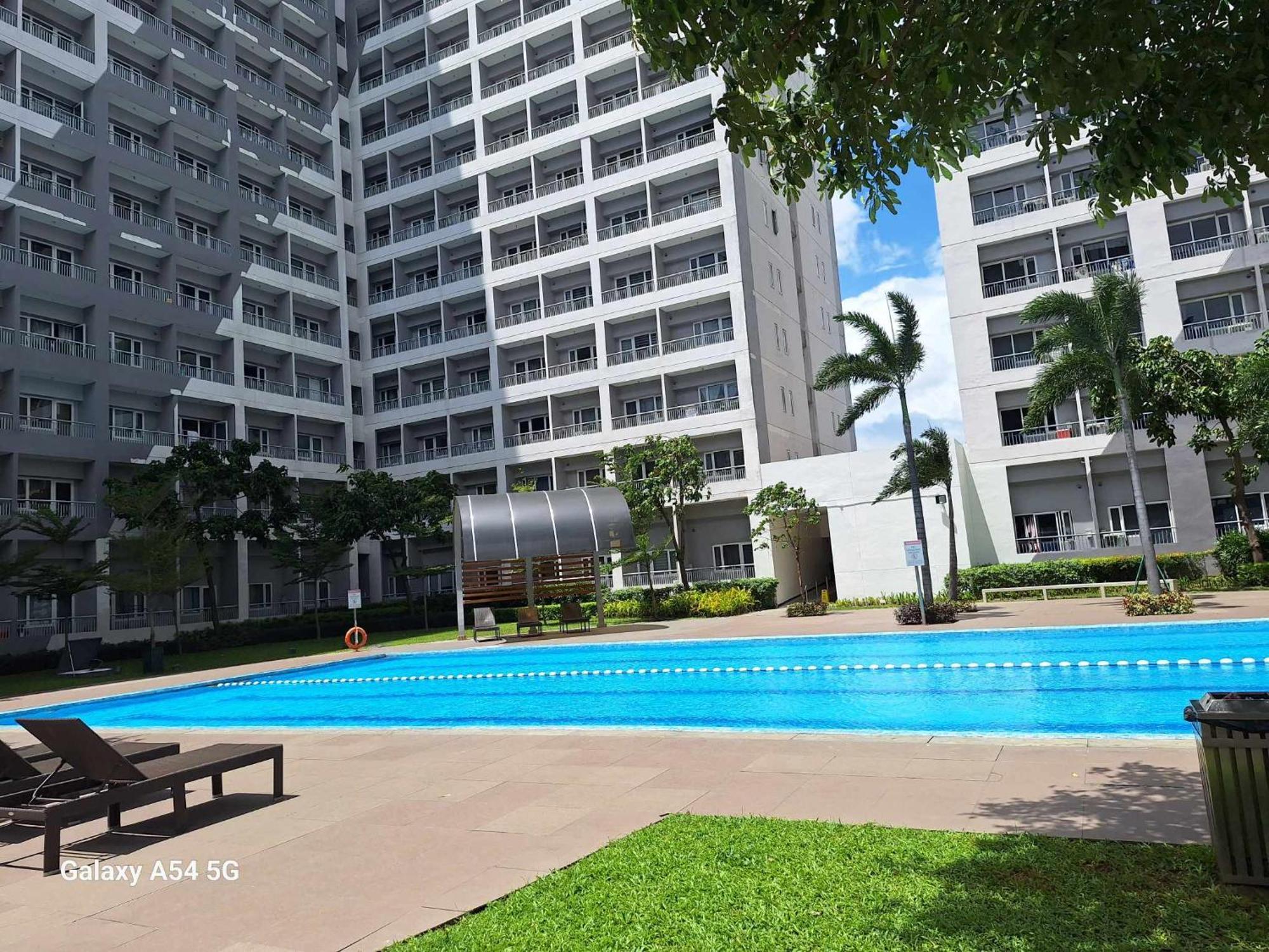 Apartment Comfy 1br With Pool View And Wi-fi In Grace Res Taguig