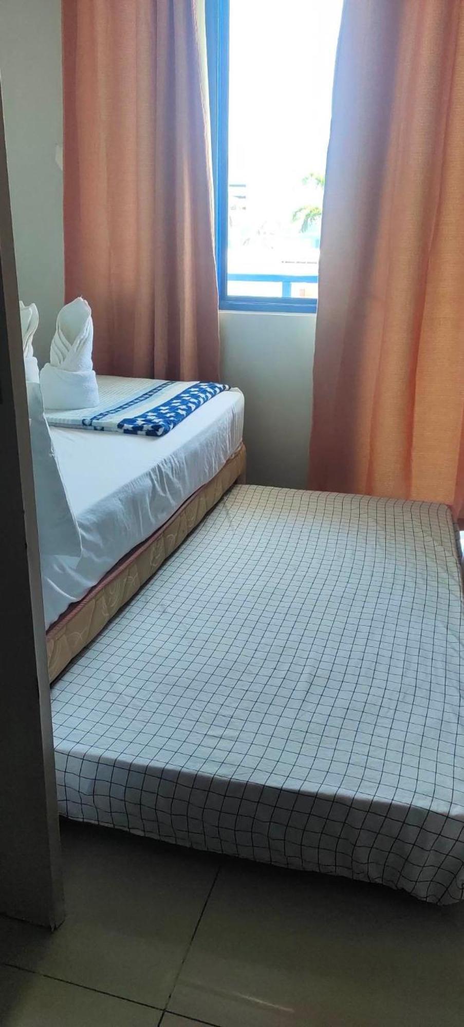 Moa's Spot At Sea Residences * Manila