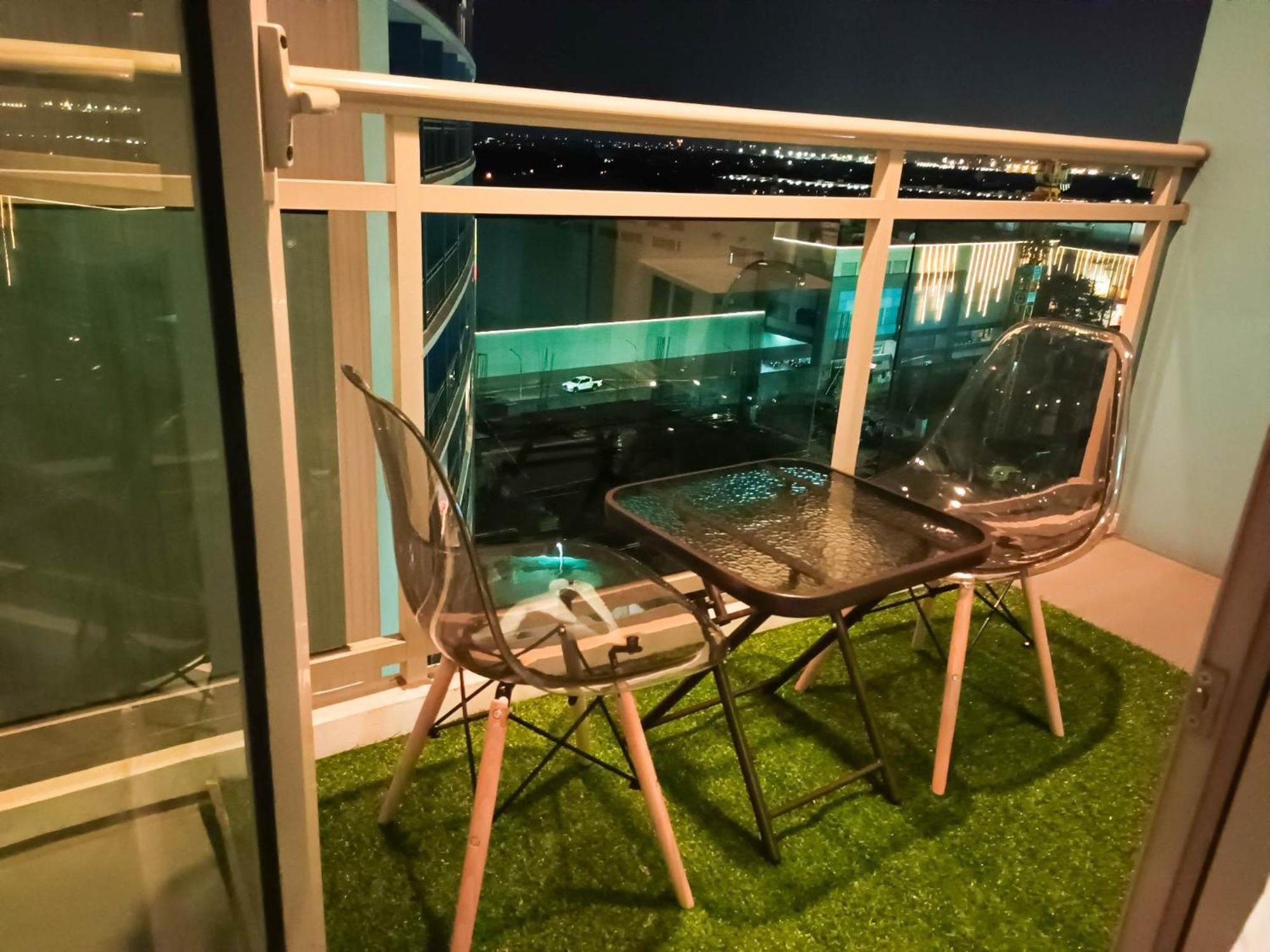 Residences In Azure Condominium Paranaque City Metro *