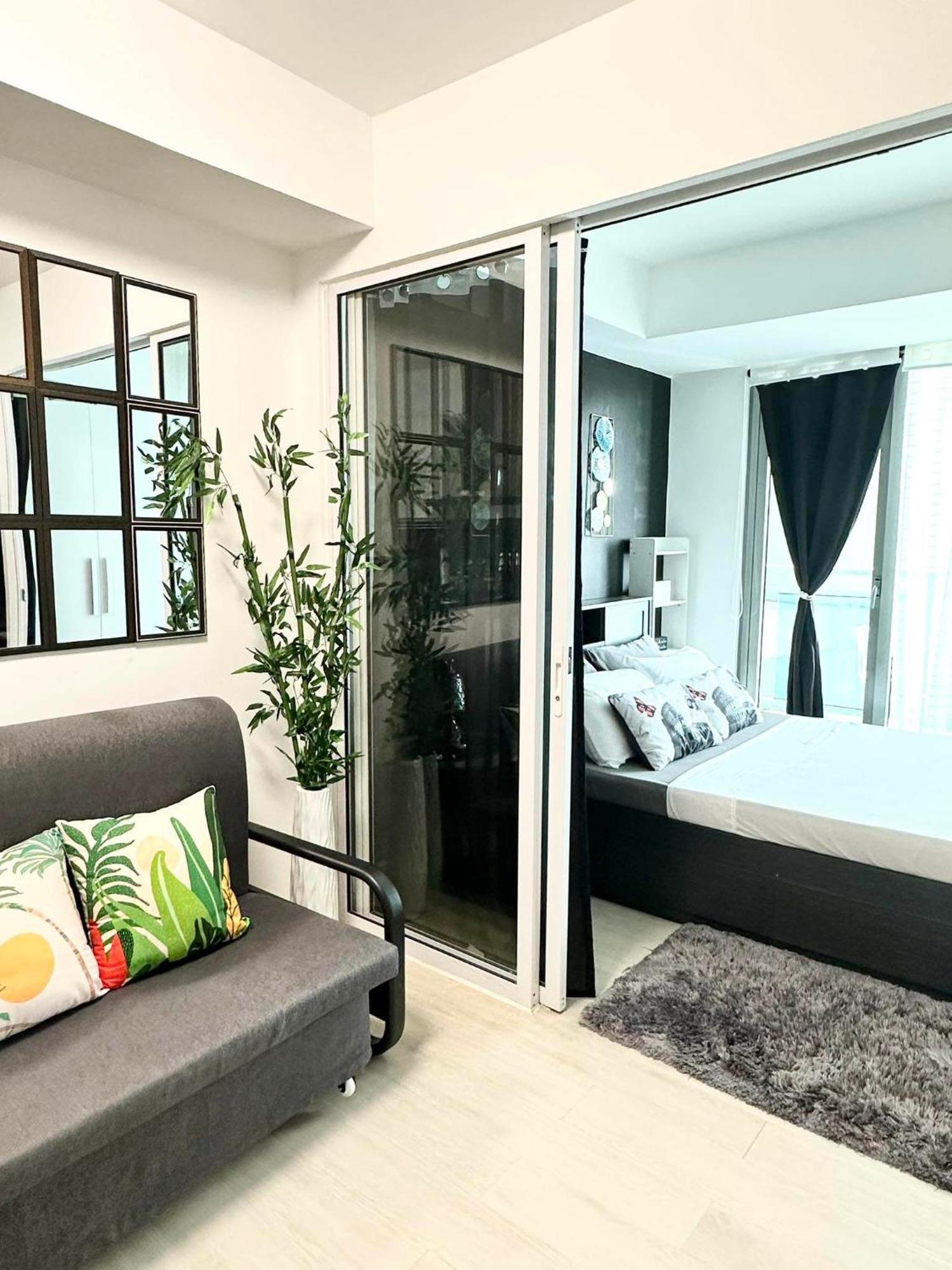 Aparthotel Residences In Azure Condominium Paranaque City Metro *