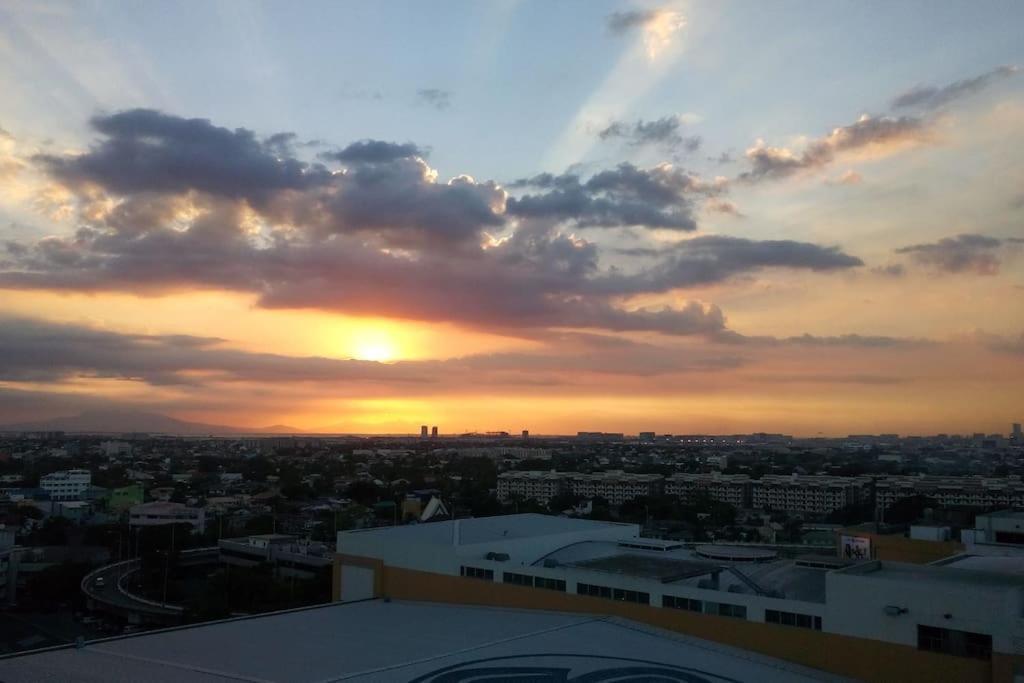 One Elegant 1bhk With View In Azure Urban And Residences Apartment Manila