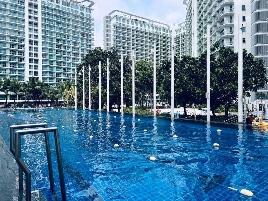 Apartment One Elegant 1bhk With View In Azure Urban And Residences