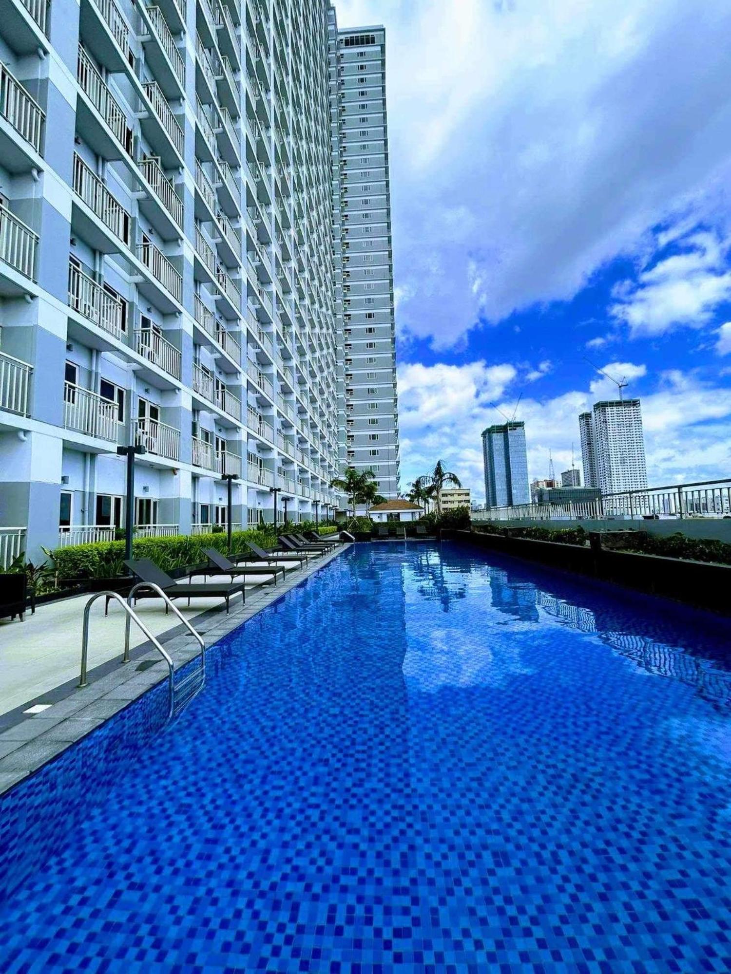Coast Residences, Roxas Blvd, Pasay Apartment Manila