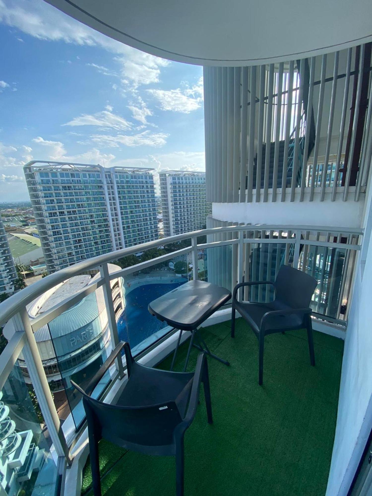 Residences In Azure Condominium Paranaque City Metro Aparthotel Manila