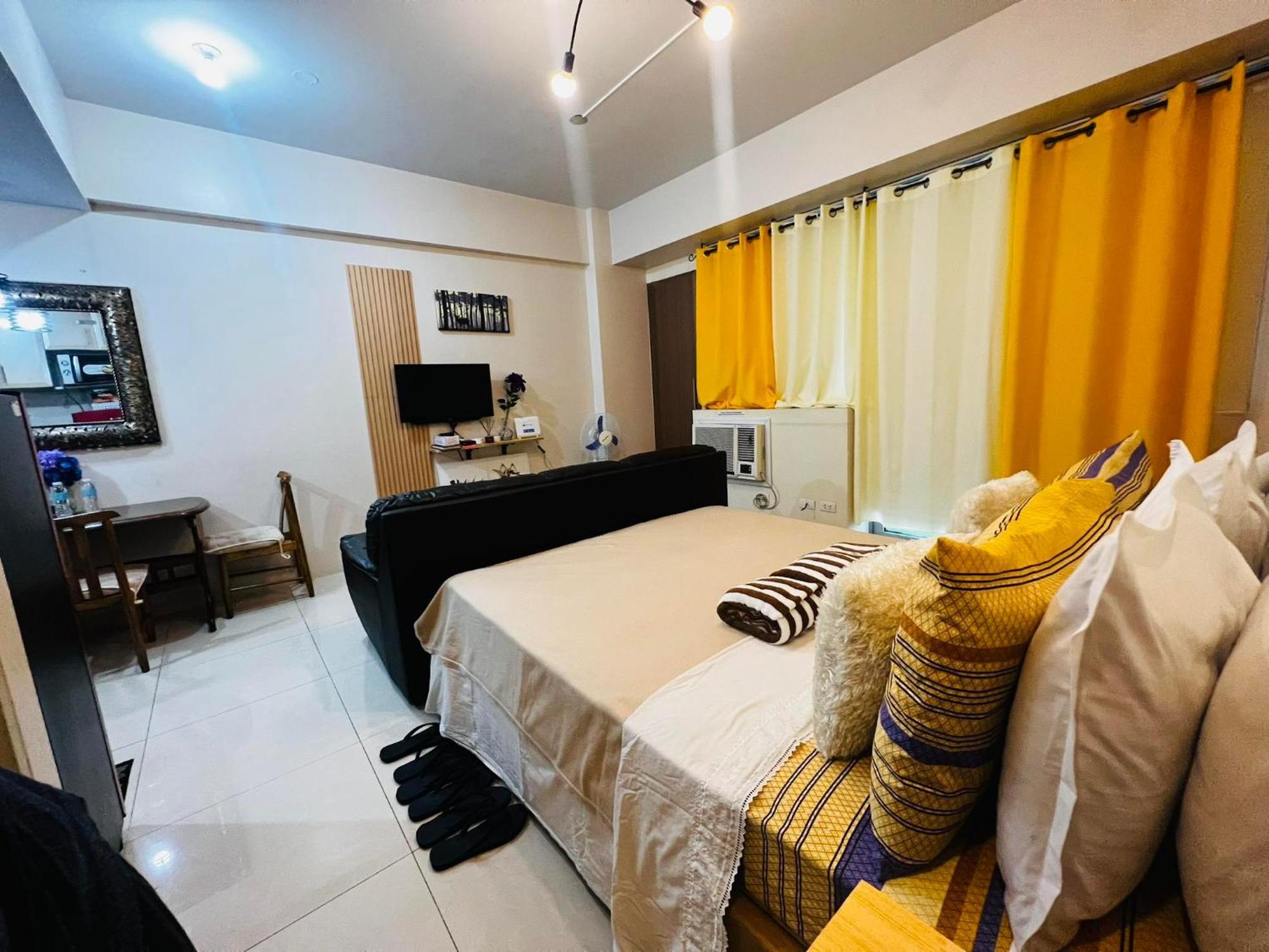 One Palm Tree - 9th Fl With Balcony - Across Terminal 3 Airport Apartment