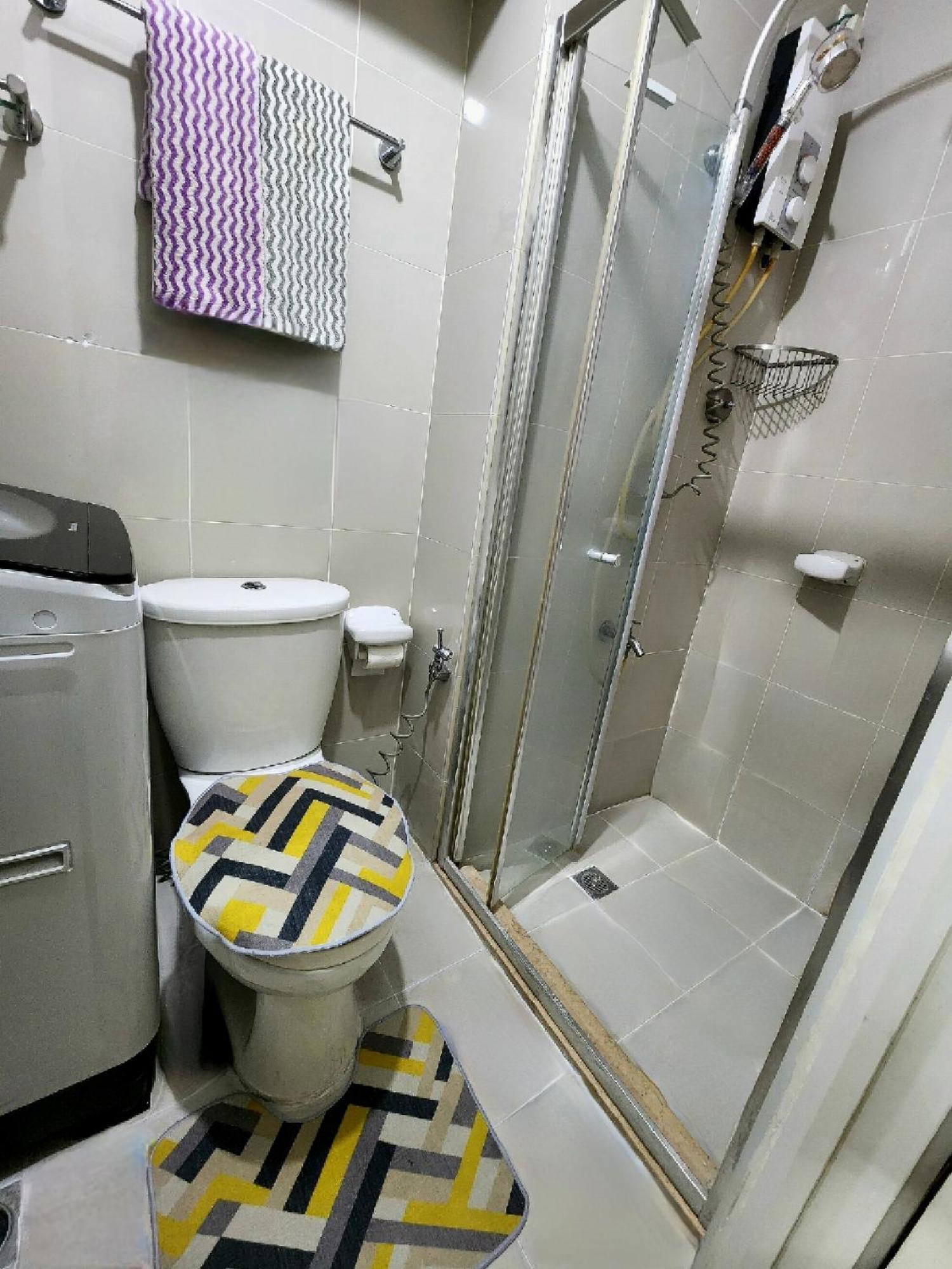 High-tech At Grass Residences -2 Persons Only, Quezon
