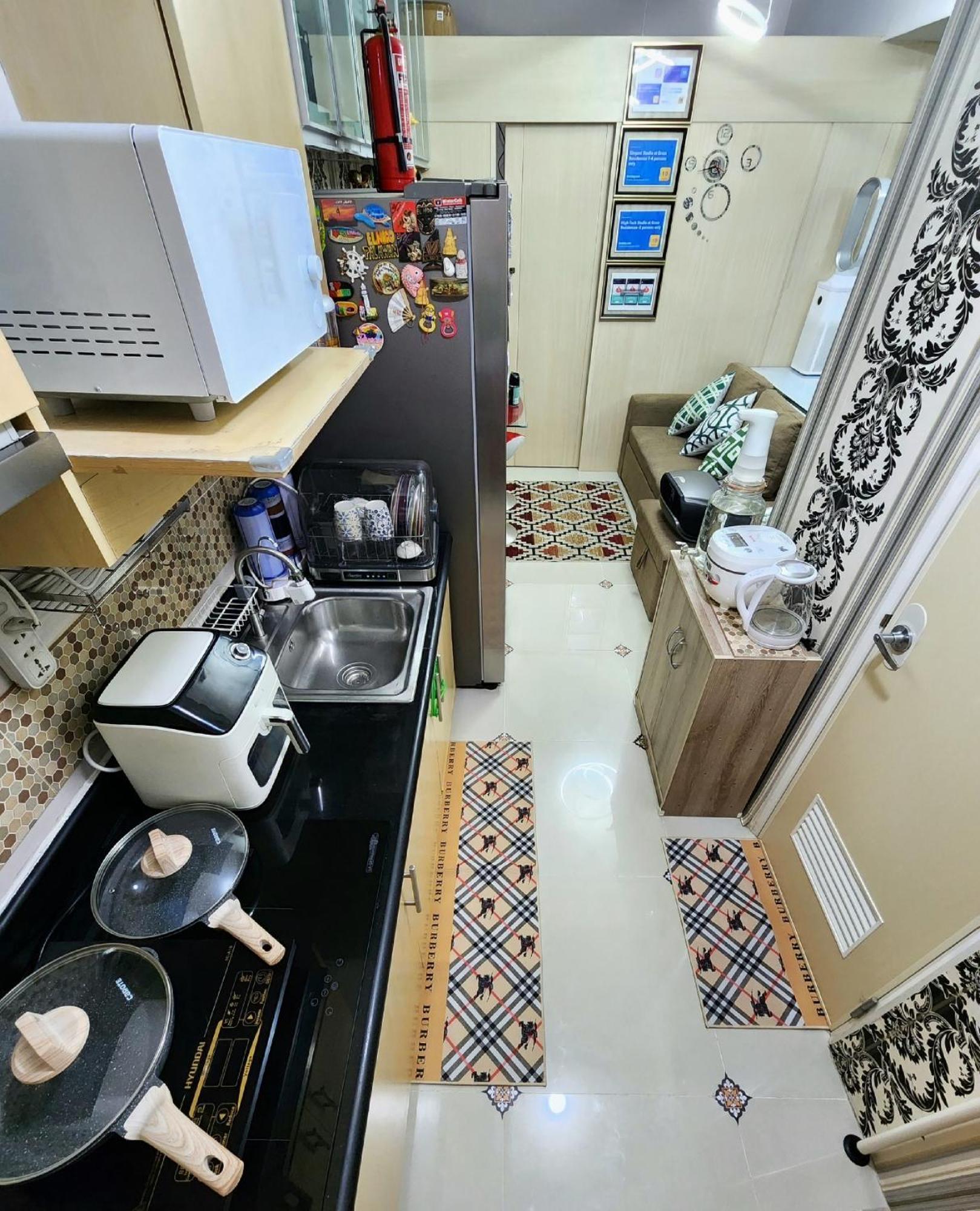 High-tech At Grass Residences -2 Persons Only, Quezon Apartment
