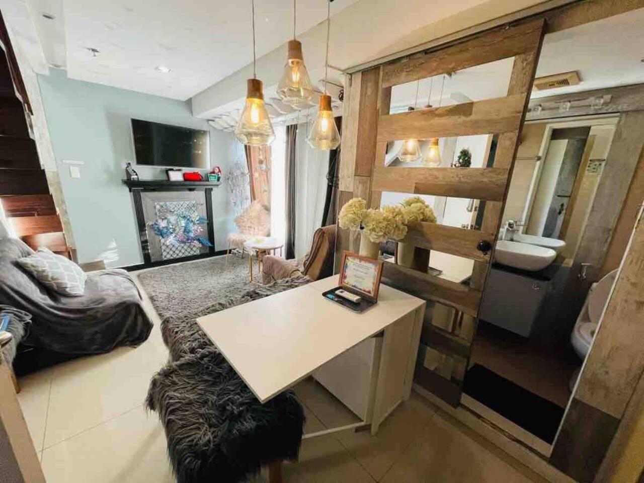 Posh, Modern 2br Loft, Spectacular View Bgc Apartment Manila