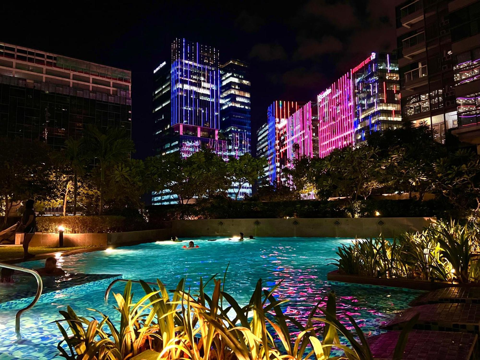 Daniella's Modern & Cozy In Uptown Bgc Apartment