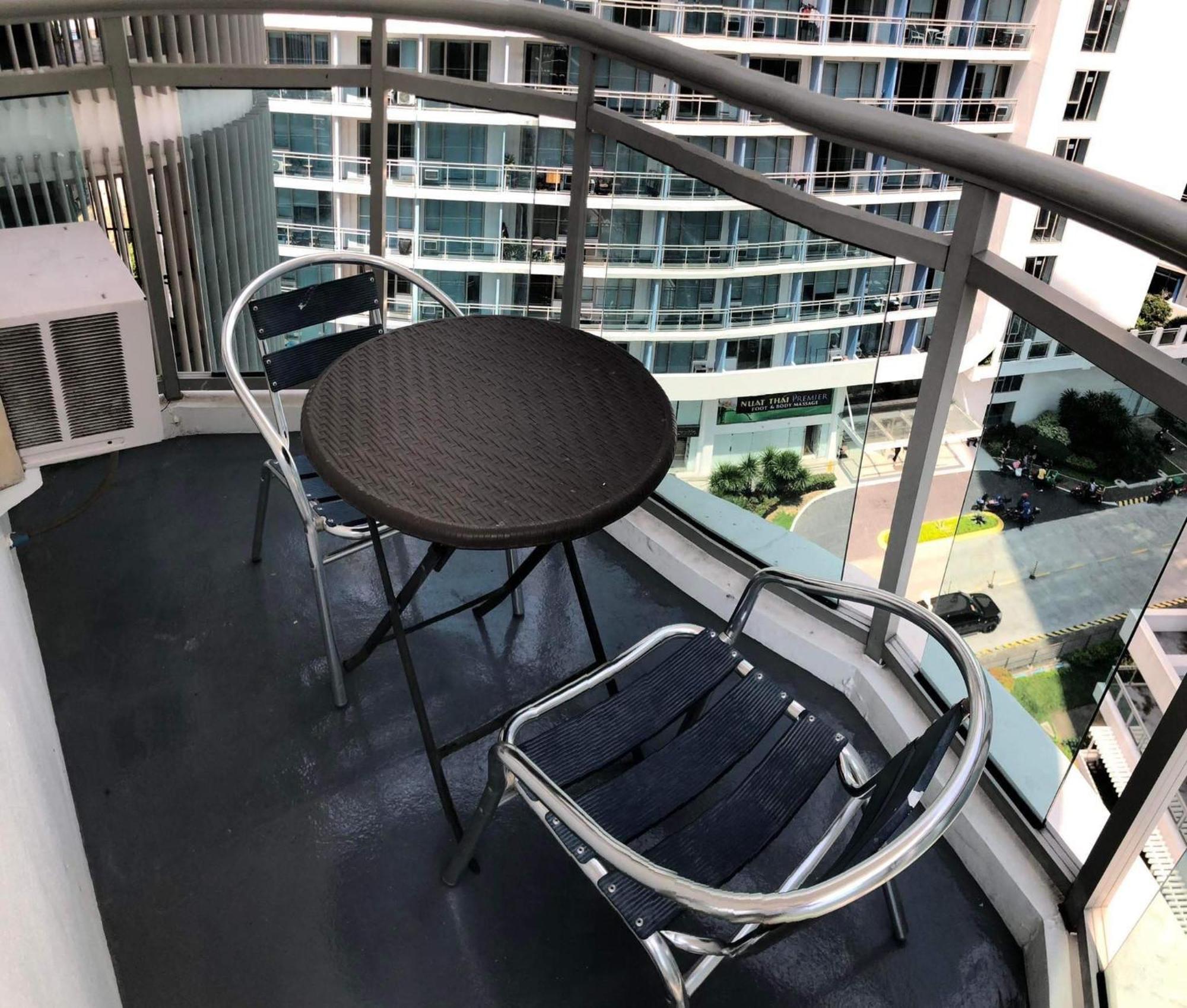 Aparthotel Azure Beach Residences Staycation Manila