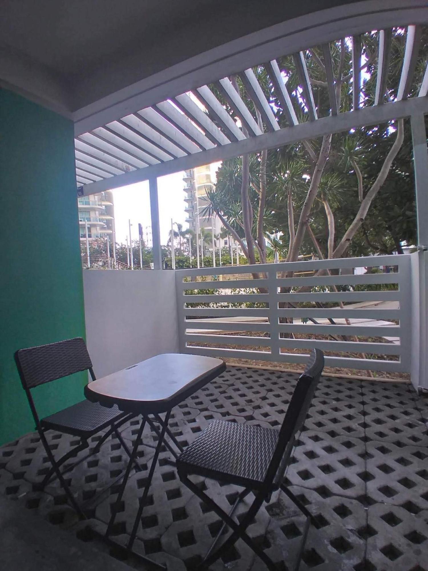 Residences In Azure Condominium Paranaque City Metro Aparthotel