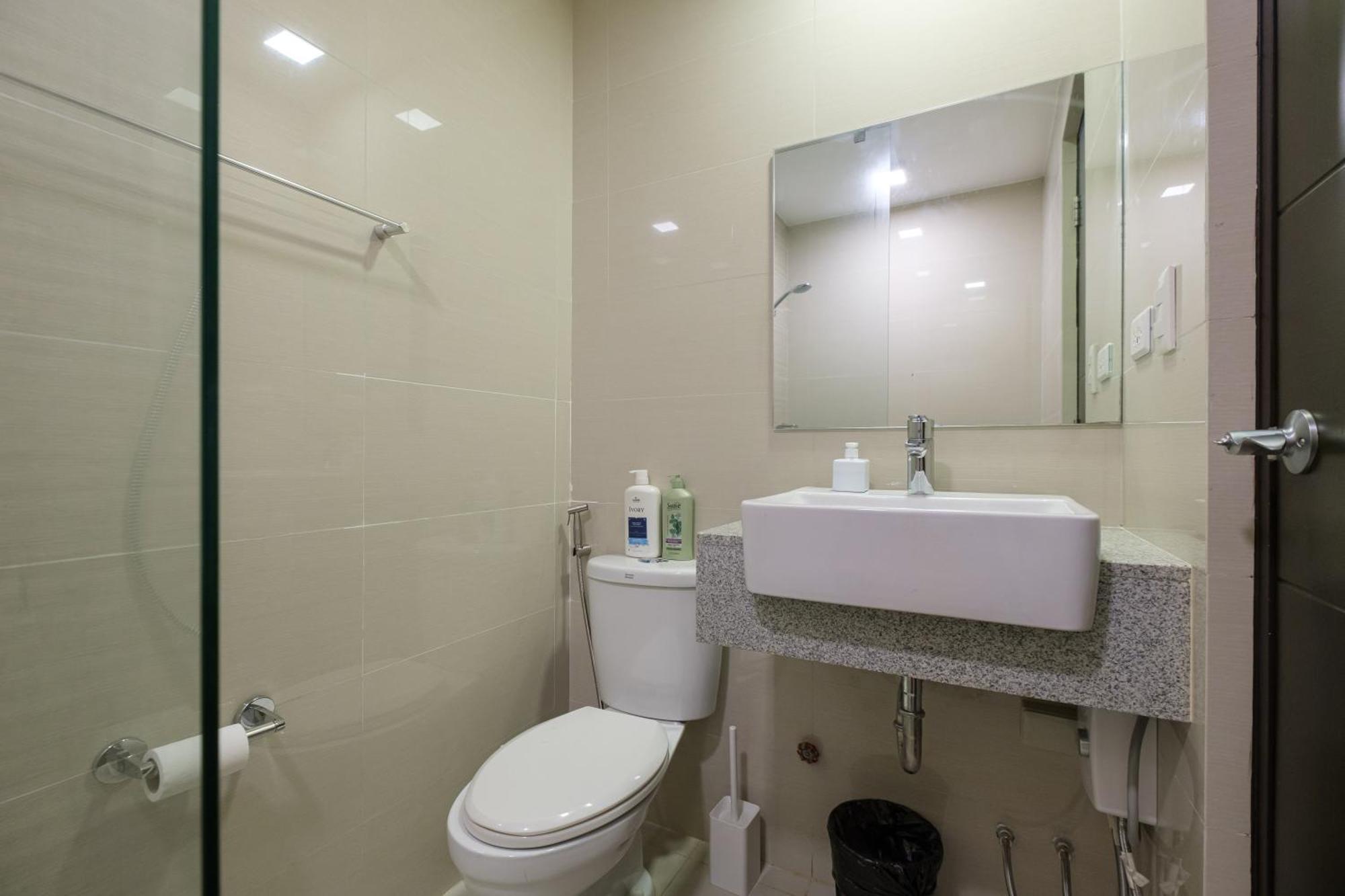 1br In Uptown Bgc *