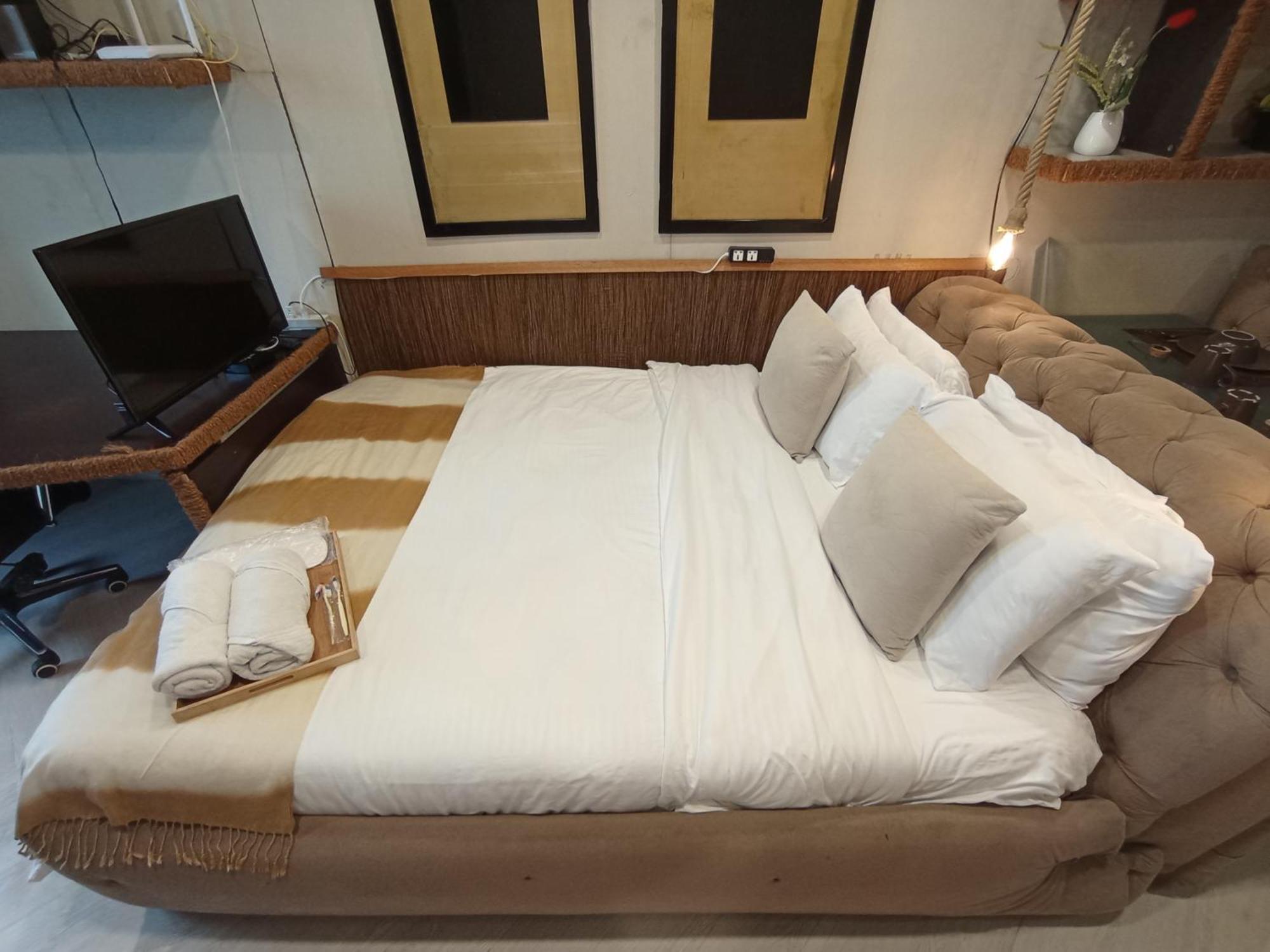 Aparthotel The Staycation - Serviced *