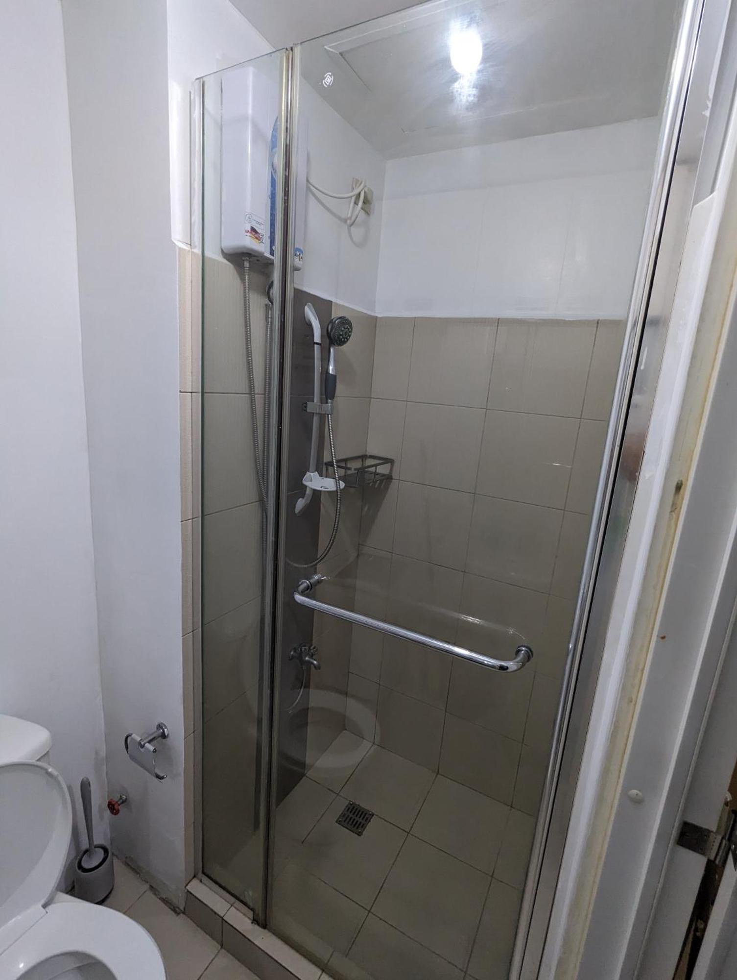 Premium 1br At Mplace Music 50 Inch Tv Pool Pay Extra Manila