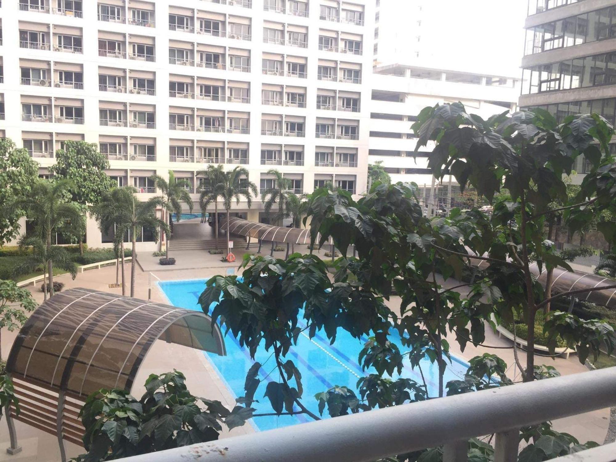 Bright And Cozy 1 Bedroom With Balcony Pool View And Wifi In Grace Residences