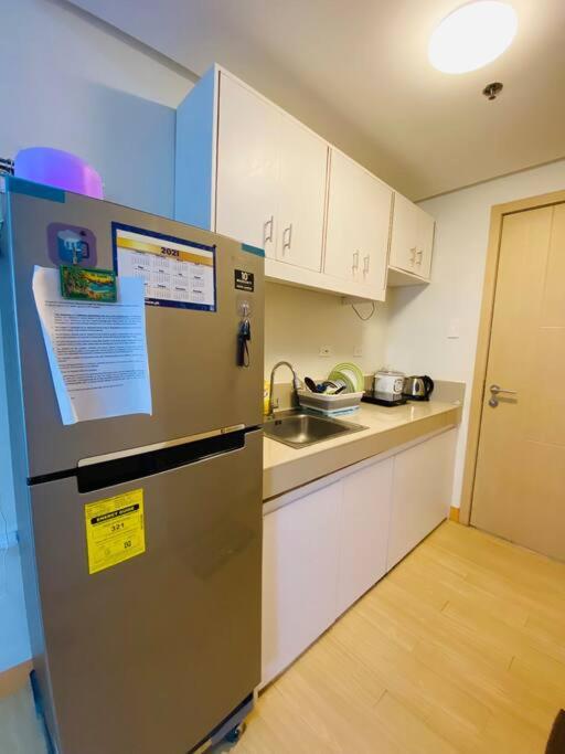Trees Residences Staycation Evol's Place Apartment *