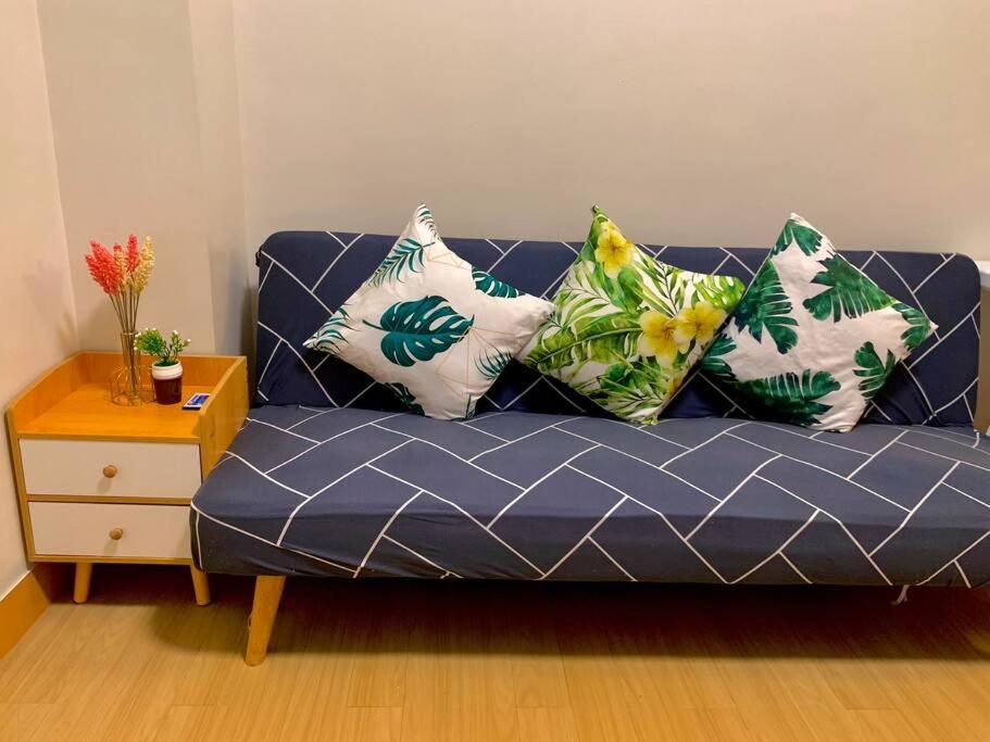Trees Residences Staycation Evol's Place Apartment *