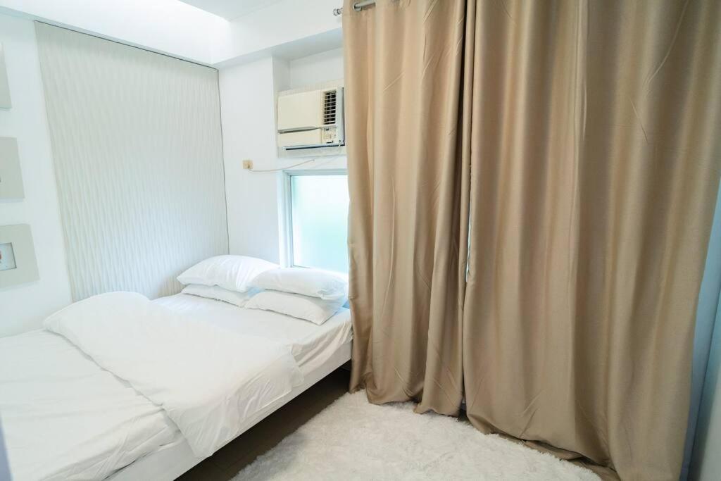 A2j Executive 1br Near Venice Mall Bgc Apartment