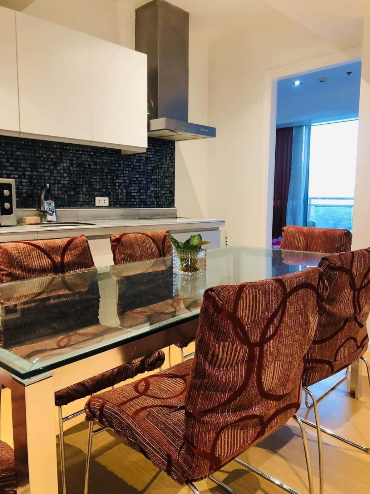 Beach Front Living In The Heart Of The City, Azure Residences Apartment *