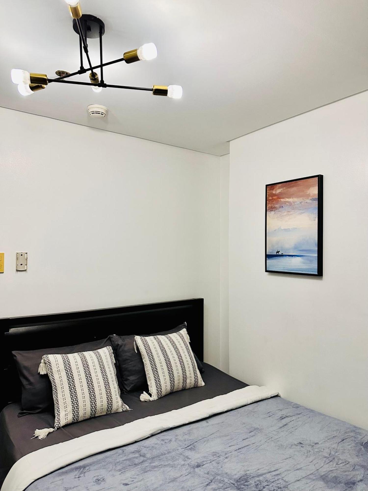 Apartment Comfy In Malate For 4 - Admiral Baysuites