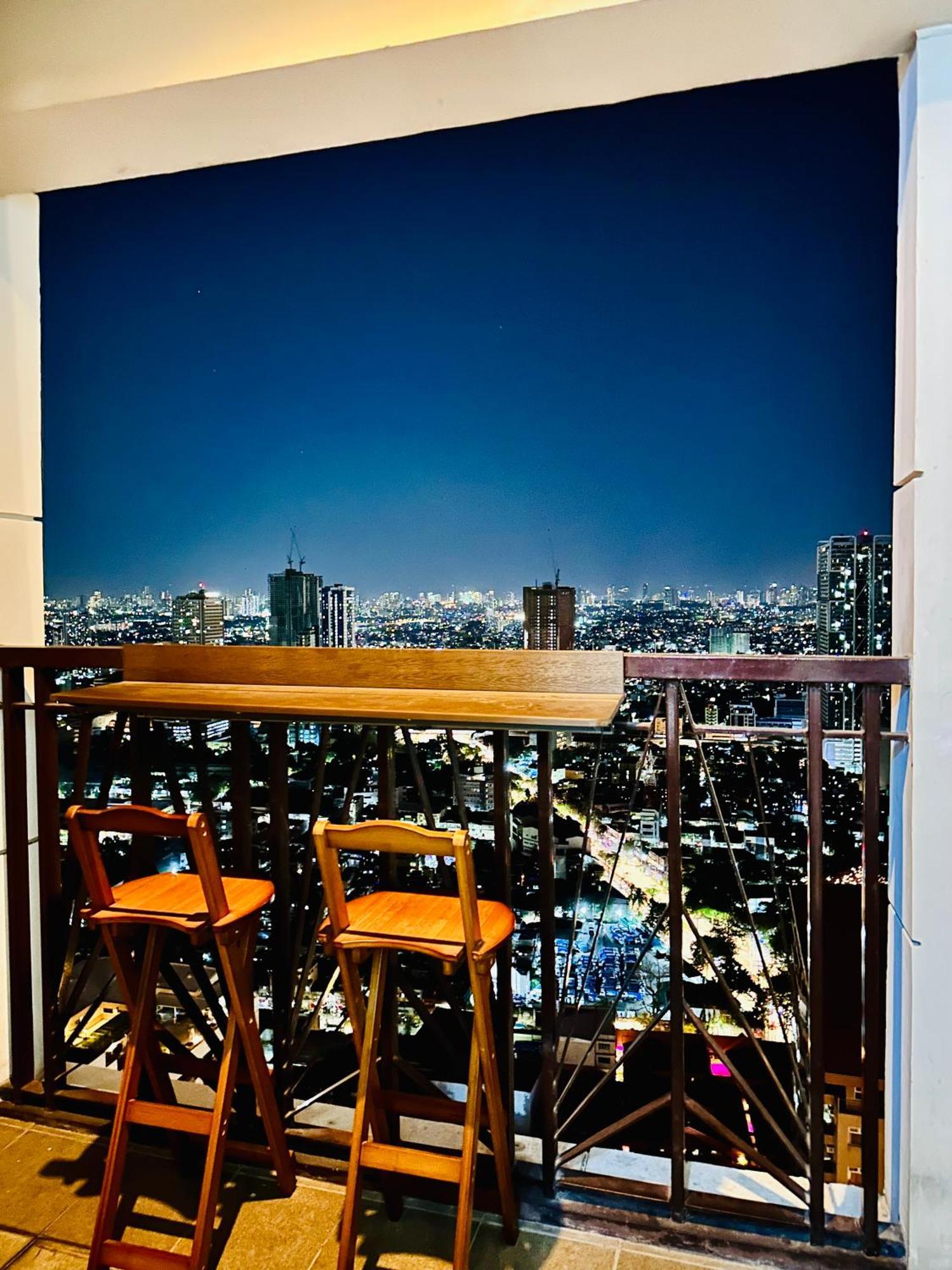 Comfy In Malate For 4 - Admiral Baysuites